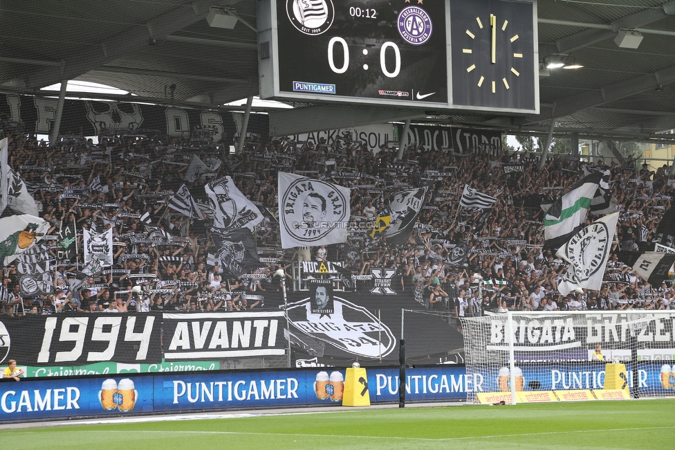 Sturm Graz - Austria Wien
Oesterreichische Fussball Bundesliga, 5. Runde, SK Sturm Graz - FK Austria Wien, Stadion Liebenau Graz, 22.08.2021. 

Foto zeigt Fans von Sturm
Schlüsselwörter: schals brigata