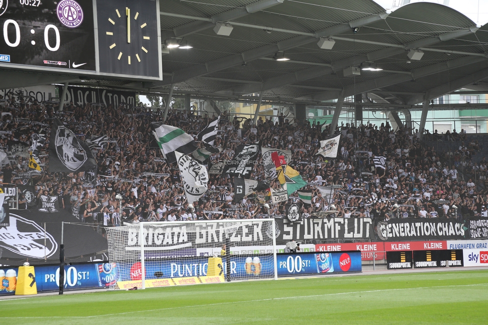 Sturm Graz - Austria Wien
Oesterreichische Fussball Bundesliga, 5. Runde, SK Sturm Graz - FK Austria Wien, Stadion Liebenau Graz, 22.08.2021. 

Foto zeigt Fans von Sturm
Schlüsselwörter: sturmflut