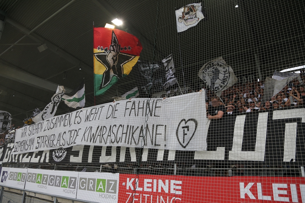 Sturm Graz - Austria Wien
Oesterreichische Fussball Bundesliga, 5. Runde, SK Sturm Graz - FK Austria Wien, Stadion Liebenau Graz, 22.08.2021. 

Foto zeigt Fans von Sturm mit einem Spruchband
Schlüsselwörter: sturmflut