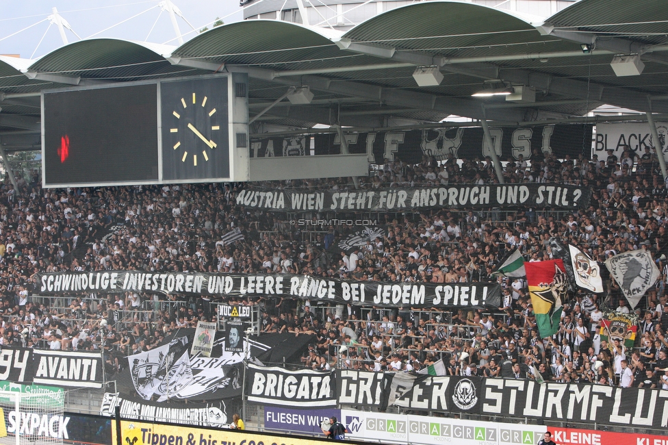 Sturm Graz - Austria Wien
Oesterreichische Fussball Bundesliga, 5. Runde, SK Sturm Graz - FK Austria Wien, Stadion Liebenau Graz, 22.08.2021. 

Foto zeigt Fans von Sturm mit einem Spruchband
