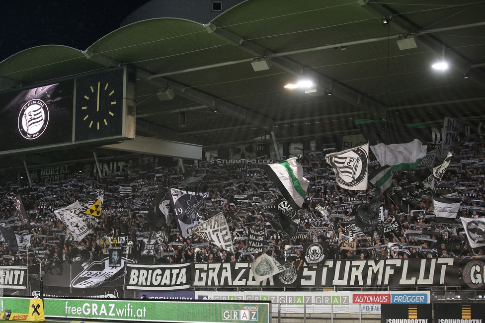 Sturm Graz - Mura
UEFA Europa League Playoff, SK Sturm Graz - NS Mura, Stadion Liebenau Graz, 26.08.2021. 

Foto zeigt Fans von Sturm
Schlüsselwörter: schals