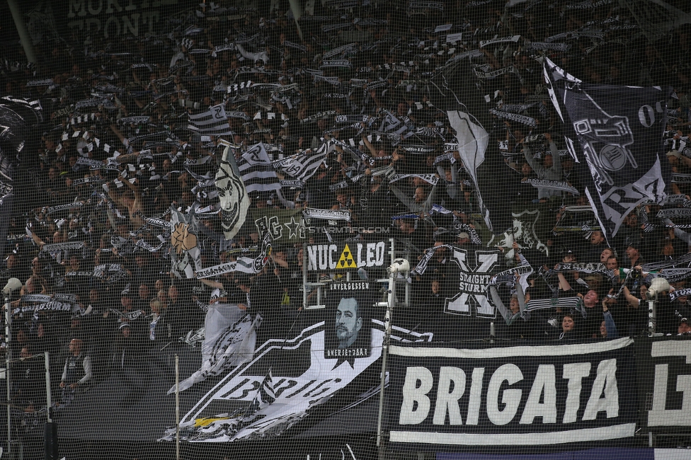 Sturm Graz - Mura
UEFA Europa League Playoff, SK Sturm Graz - NS Mura, Stadion Liebenau Graz, 26.08.2021. 

Foto zeigt Fans von Sturm
Schlüsselwörter: schals