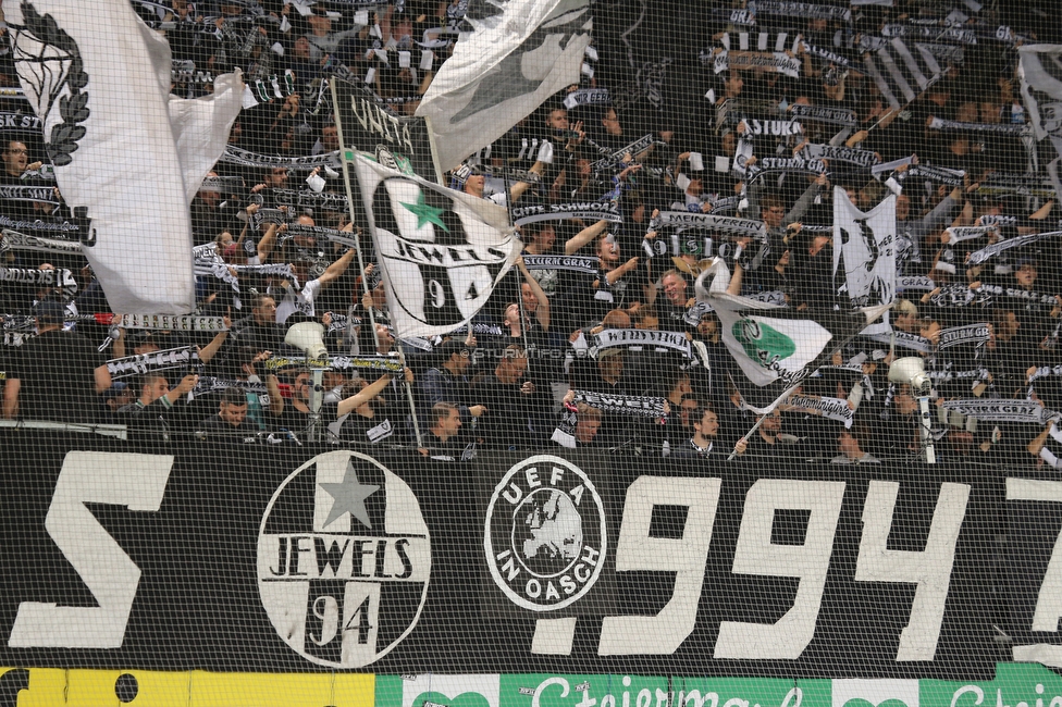 Sturm Graz - Mura
UEFA Europa League Playoff, SK Sturm Graz - NS Mura, Stadion Liebenau Graz, 26.08.2021. 

Foto zeigt Fans von Sturm
Schlüsselwörter: schals jewels