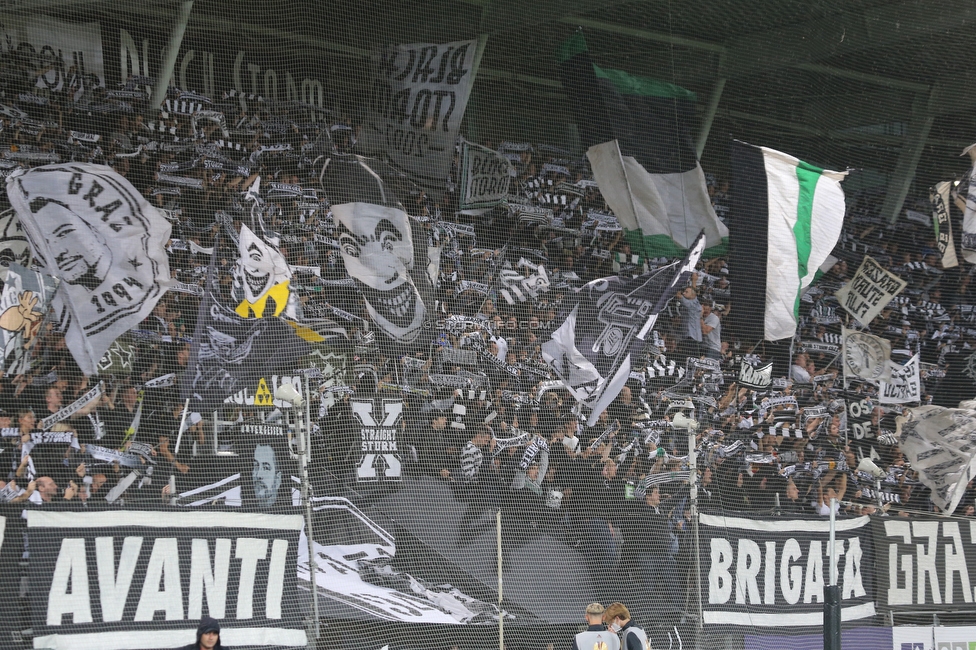 Sturm Graz - Mura
UEFA Europa League Playoff, SK Sturm Graz - NS Mura, Stadion Liebenau Graz, 26.08.2021. 

Foto zeigt Fans von Sturm
Schlüsselwörter: schals