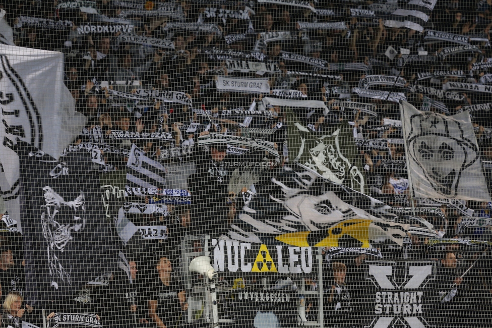 Sturm Graz - Mura
UEFA Europa League Playoff, SK Sturm Graz - NS Mura, Stadion Liebenau Graz, 26.08.2021. 

Foto zeigt Fans von Sturm
Schlüsselwörter: schals brigata vorsaenger