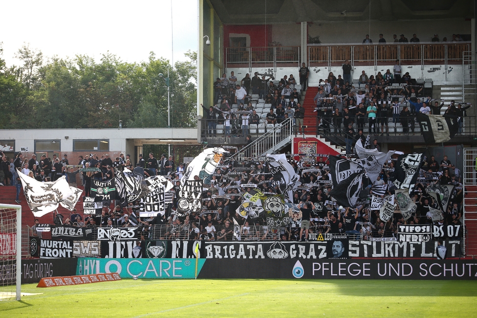 Admira Wacker - Sturm Graz
Oesterreichische Fussball Bundesliga, 6. Runde, FC Admira Wacker - SK Sturm Graz, Stadion Suedstadt Maria Enzersdorf, 29.08.2021. 

Foto zeigt Fans von Sturm
