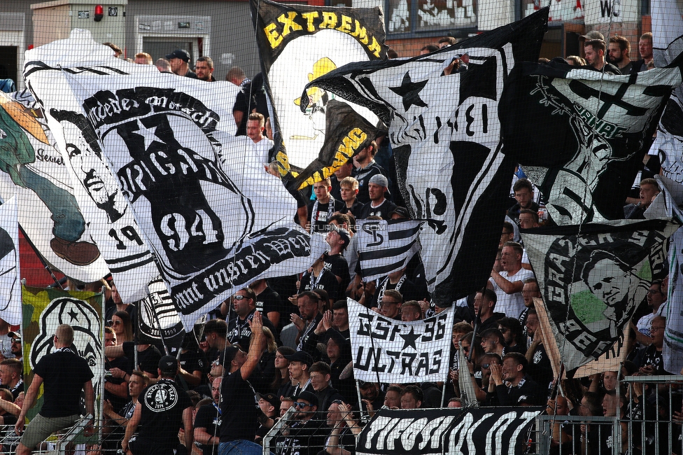 Admira Wacker - Sturm Graz
Oesterreichische Fussball Bundesliga, 6. Runde, FC Admira Wacker - SK Sturm Graz, Stadion Suedstadt Maria Enzersdorf, 29.08.2021. 

Foto zeigt Fans von Sturm
