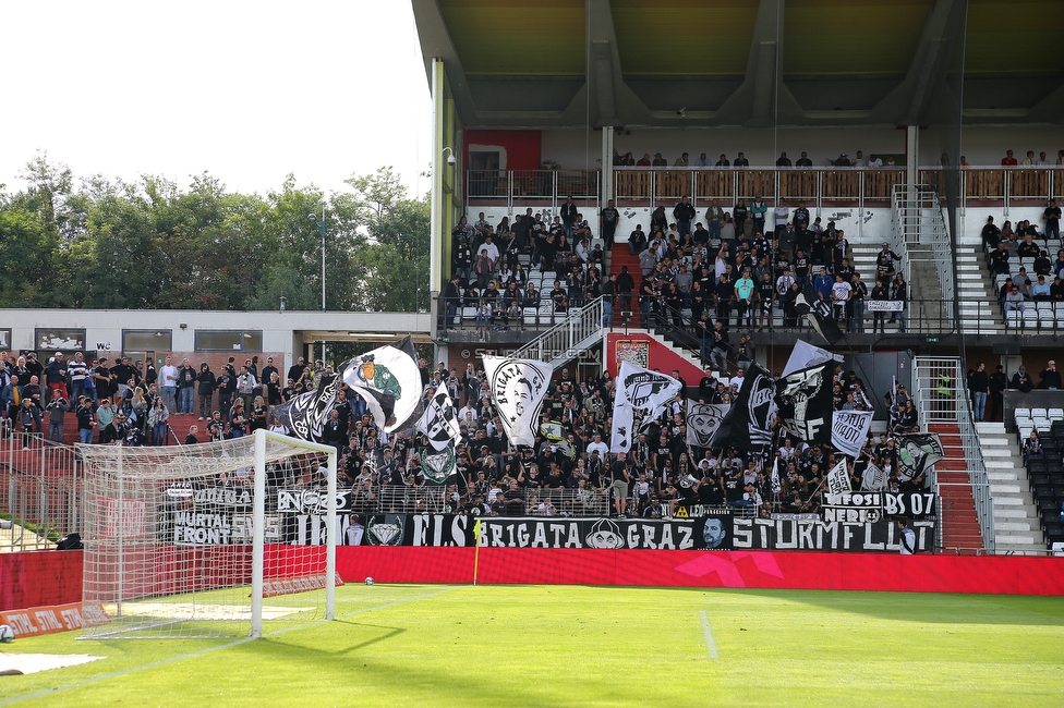 Admira Wacker - Sturm Graz
Oesterreichische Fussball Bundesliga, 6. Runde, FC Admira Wacker - SK Sturm Graz, Stadion Suedstadt Maria Enzersdorf, 29.08.2021. 

Foto zeigt Fans von Sturm
