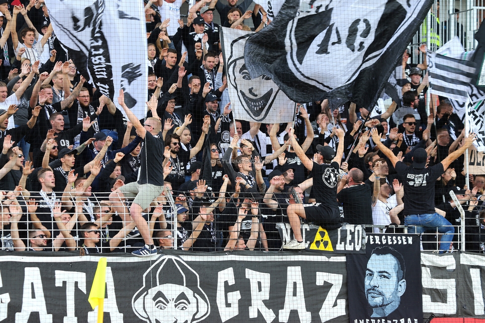 Admira Wacker - Sturm Graz
Oesterreichische Fussball Bundesliga, 6. Runde, FC Admira Wacker - SK Sturm Graz, Stadion Suedstadt Maria Enzersdorf, 29.08.2021. 

Foto zeigt Fans von Sturm
Schlüsselwörter: brigata