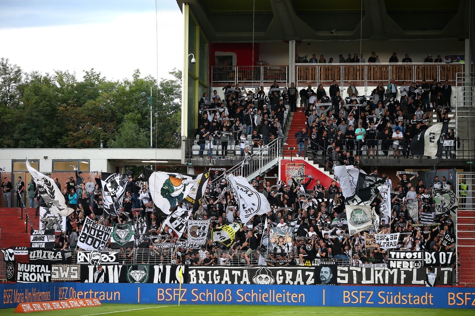 Admira Wacker - Sturm Graz
Oesterreichische Fussball Bundesliga, 6. Runde, FC Admira Wacker - SK Sturm Graz, Stadion Suedstadt Maria Enzersdorf, 29.08.2021. 

Foto zeigt Fans von Sturm
