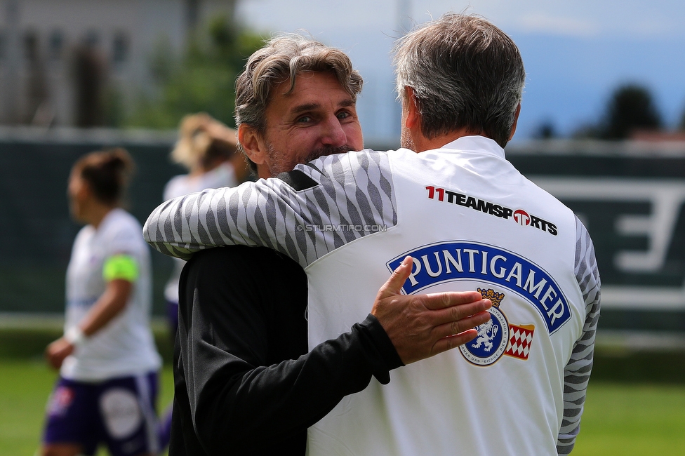 Sturm Damen - FAK Austria Wien
OEFB Frauen Bundesliga, 1. Runde, SK Sturm Graz Damen - FAK Austria Wien,  Trainingszentrum Messendorf Graz, 29.08.2021. 

Foto zeigt Christian Lang (Cheftrainer Sturm Damen) und Christian Jauk (Praesident Sturm)
