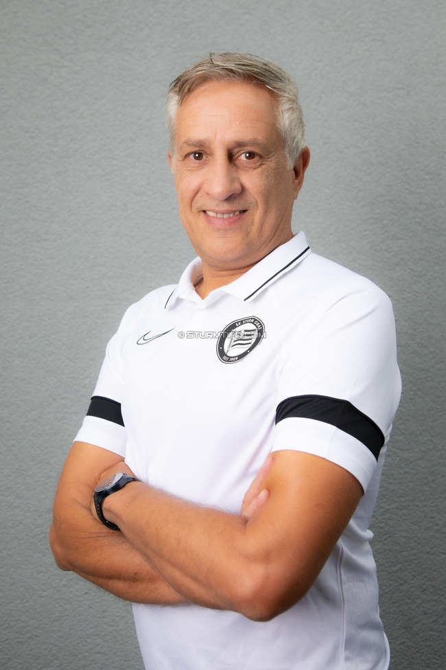 Sturm Damen Mannschaftsfoto
SK Sturm Graz Damen und Akademie Steiermark SK Sturm Graz Damen Mannschaftsfoto, Trainingszentrum Messendorf Graz, 03.09.2021. 

Foto zeigt Helmut Degen (Assistenz Trainer Sturm Damen)
