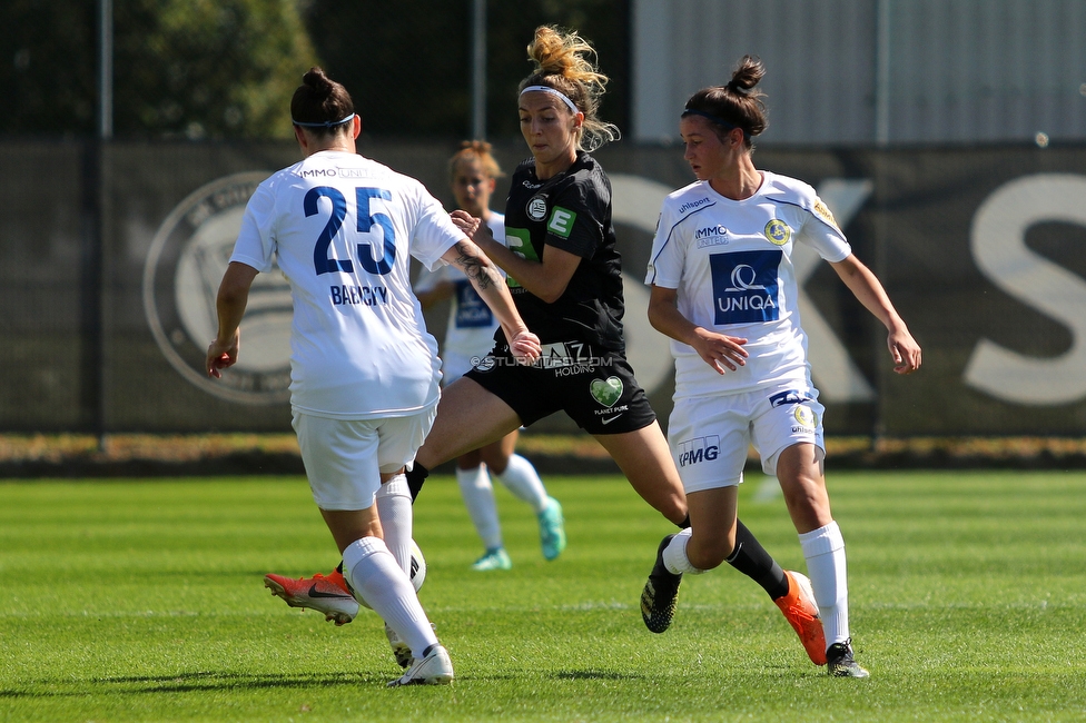 Sturm Damen - Vienna
OEFB Frauen Bundesliga, 2. Runde, SK Sturm Graz Damen - First Vienna FC 1894,  Trainingszentrum Messendorf Graz, 04.09.2021. 

Foto zeigt Modesta Uka (Sturm Damen)
