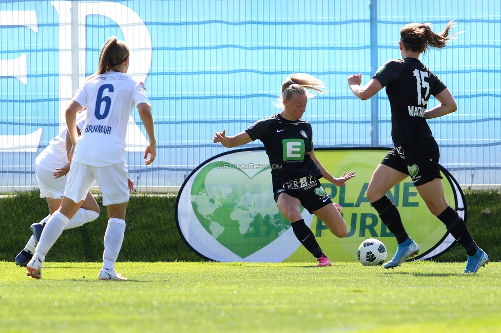 Sturm Damen - Vienna
OEFB Frauen Bundesliga, 2. Runde, SK Sturm Graz Damen - First Vienna FC 1894,  Trainingszentrum Messendorf Graz, 04.09.2021. 

Foto zeigt Sophie Hillebrand (Sturm Damen) und Sophie Maierhofer (Sturm Damen)
