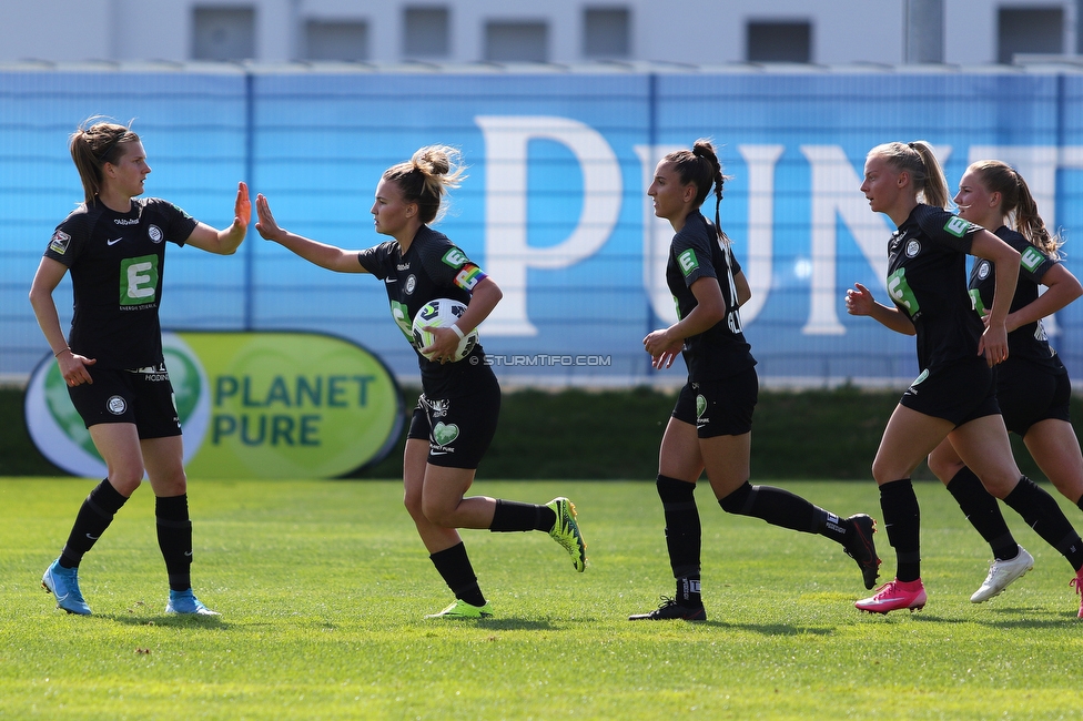 Sturm Damen - Vienna
OEFB Frauen Bundesliga, 2. Runde, SK Sturm Graz Damen - First Vienna FC 1894,  Trainingszentrum Messendorf Graz, 04.09.2021. 

Foto zeigt Sophie Maierhofer (Sturm Damen), Annabel Schasching (Sturm Damen), Andrea Glibo (Sturm Damen) und Sophie Hillebrand (Sturm Damen)
Schlüsselwörter: torjubel