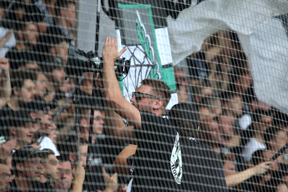 Sturm Graz - Austria Klagenfurt
Oesterreichische Fussball Bundesliga, 7. Runde, SK Sturm Graz - SK Austria Klagenfurt, Stadion Liebenau Graz, 12.09.2021. 

Foto zeigt Fans von Sturm
Schlüsselwörter: jewels vorsaenger