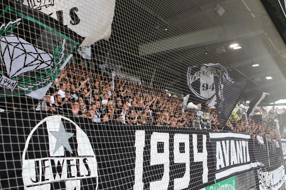 Sturm Graz - Austria Klagenfurt
Oesterreichische Fussball Bundesliga, 7. Runde, SK Sturm Graz - SK Austria Klagenfurt, Stadion Liebenau Graz, 12.09.2021. 

Foto zeigt Fans von Sturm
Schlüsselwörter: jewels