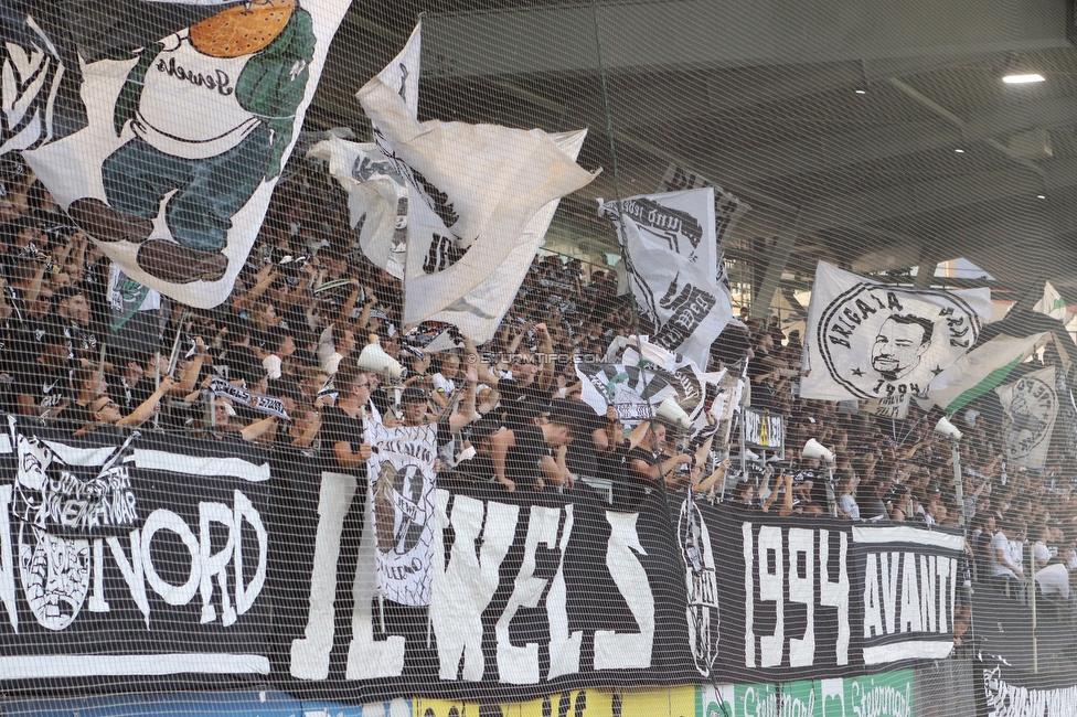 Sturm Graz - Austria Klagenfurt
Oesterreichische Fussball Bundesliga, 7. Runde, SK Sturm Graz - SK Austria Klagenfurt, Stadion Liebenau Graz, 12.09.2021. 

Foto zeigt Fans von Sturm
Schlüsselwörter: jewels