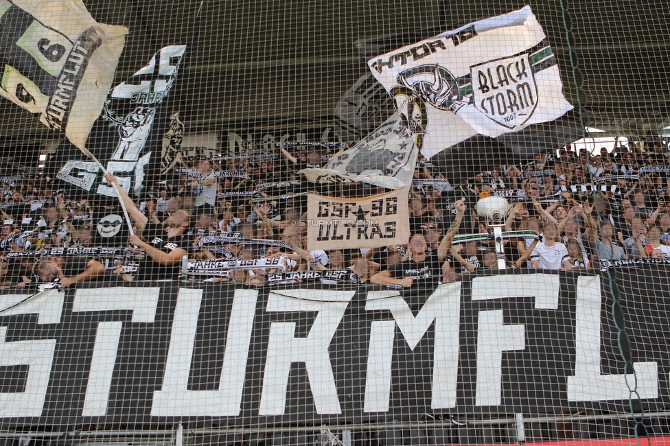 Sturm Graz - Austria Klagenfurt
Oesterreichische Fussball Bundesliga, 7. Runde, SK Sturm Graz - SK Austria Klagenfurt, Stadion Liebenau Graz, 12.09.2021. 

Foto zeigt Fans von Sturm
Schlüsselwörter: sturmflut schals