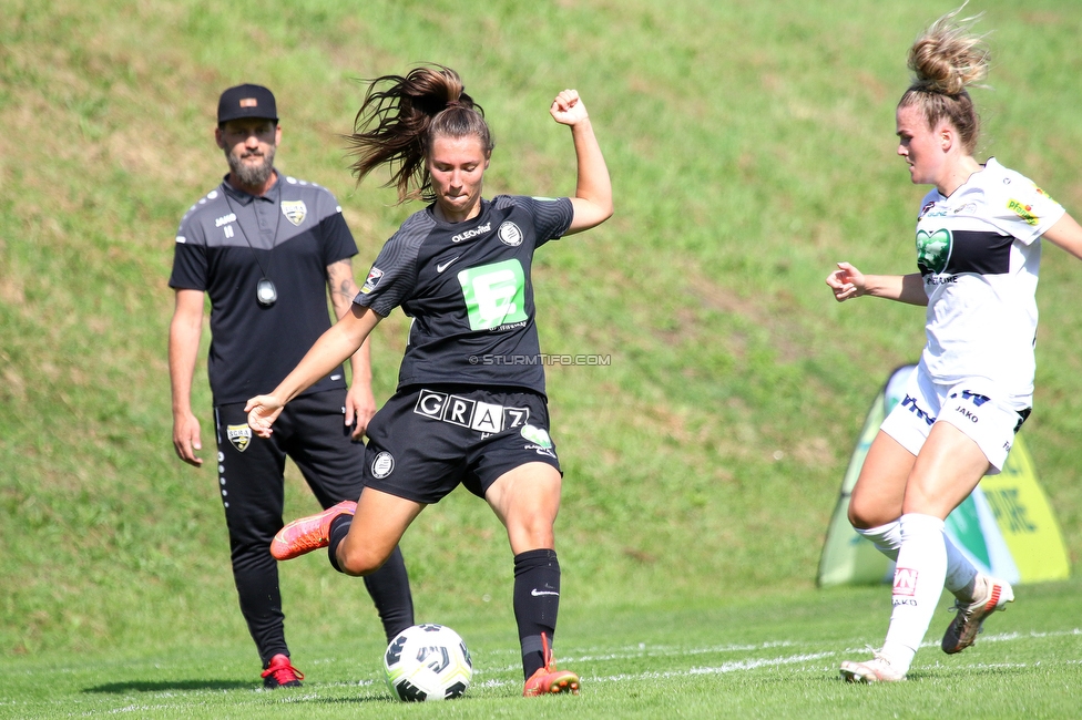 Sturm Damen - Altach Vorderland
OEFB Frauen Bundesliga, 3. Runde, SK Sturm Graz Damen - SPG Altach Vorderland,  STFV Platz Graz, 12.09.2021. 

Foto zeigt Stefanie Grossgasteiger (Sturm Damen)
