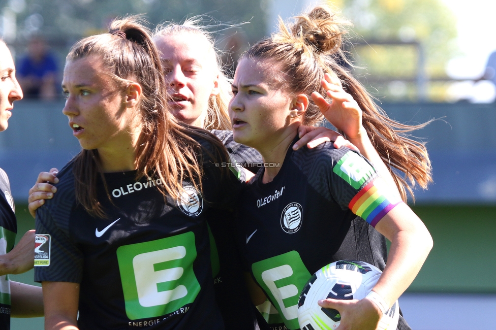 Sturm Damen - Altach Vorderland
OEFB Frauen Bundesliga, 3. Runde, SK Sturm Graz Damen - SPG Altach Vorderland,  STFV Platz Graz, 12.09.2021. 

Foto zeigt Stefanie Grossgasteiger (Sturm Damen), Sophie Hillebrand (Sturm Damen) und Annabel Schasching (Sturm Damen)
Schlüsselwörter: torjubel