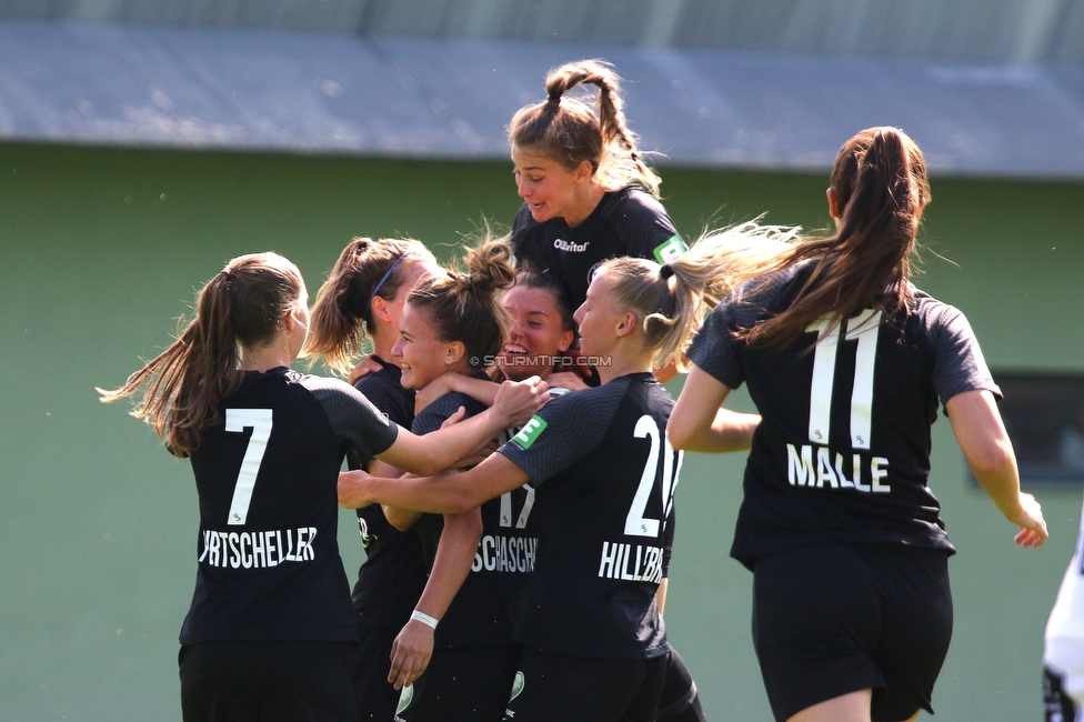 Sturm Damen - Altach Vorderland
OEFB Frauen Bundesliga, 3. Runde, SK Sturm Graz Damen - SPG Altach Vorderland,  STFV Platz Graz, 12.09.2021. 

Foto zeigt Lilli Purtscheller (Sturm Damen), Annabel Schasching (Sturm Damen), Sophie Hillebrand (Sturm Damen) und Anna Malle (Sturm Damen)
Schlüsselwörter: torjubel