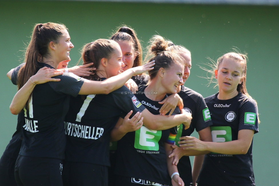 Sturm Damen - Altach Vorderland
OEFB Frauen Bundesliga, 3. Runde, SK Sturm Graz Damen - SPG Altach Vorderland,  STFV Platz Graz, 12.09.2021. 

Foto zeigt Anna Malle (Sturm Damen), Lilli Purtscheller (Sturm Damen), Annabel Schasching (Sturm Damen) und Julia Keutz (Sturm Damen)
Schlüsselwörter: torjubel