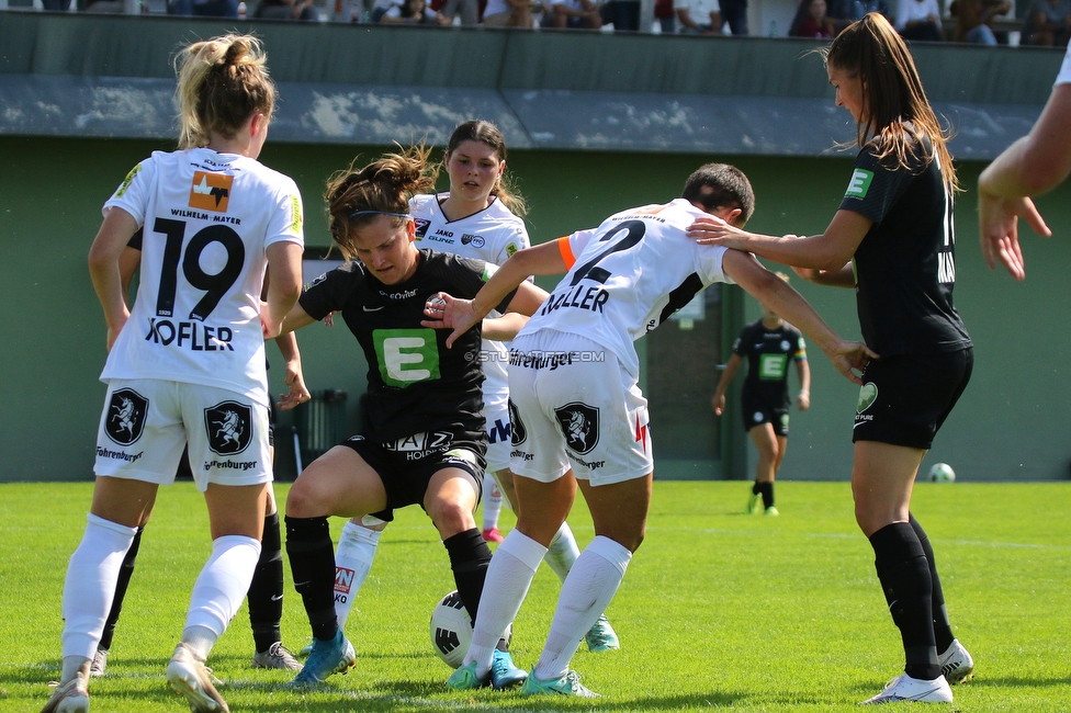 Sturm Damen - Altach Vorderland
OEFB Frauen Bundesliga, 3. Runde, SK Sturm Graz Damen - SPG Altach Vorderland,  STFV Platz Graz, 12.09.2021. 

Foto zeigt Sophie Maierhofer (Sturm Damen) und Anna Malle (Sturm Damen)
