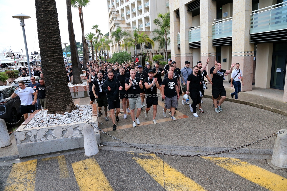 Monaco - Sturm Graz
UEFA Europa League Gruppenphase 1. Spieltag, AS Monaco - SK Sturm Graz, Stade Louis II, Monaco, 16.09.2021. 

Foto zeigt Fans von Sturm beim Corteo
