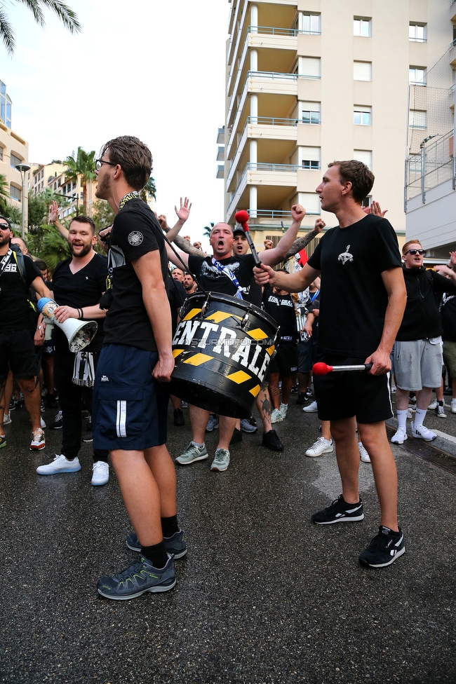 Monaco - Sturm Graz
UEFA Europa League Gruppenphase 1. Spieltag, AS Monaco - SK Sturm Graz, Stade Louis II, Monaco, 16.09.2021. 

Foto zeigt Fans von Sturm beim Corteo
