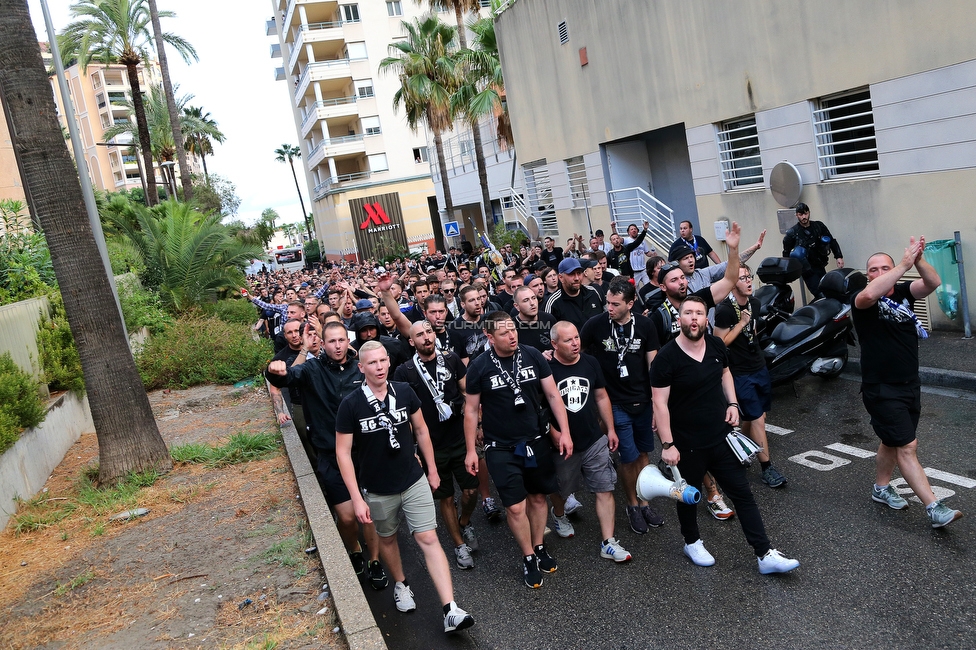 Monaco - Sturm Graz
UEFA Europa League Gruppenphase 1. Spieltag, AS Monaco - SK Sturm Graz, Stade Louis II, Monaco, 16.09.2021. 

Foto zeigt Fans von Sturm beim Corteo
