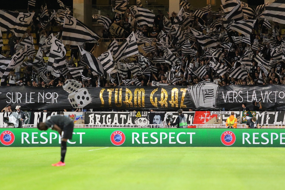 Monaco - Sturm Graz
UEFA Europa League Gruppenphase 1. Spieltag, AS Monaco - SK Sturm Graz, Stade Louis II, Monaco, 16.09.2021. 

Foto zeigt Fans von Sturm mit einer Choreografie
