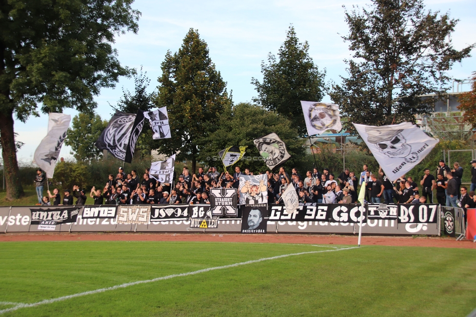 Hohenems - Sturm Graz
OEFB Cup, 2. Runde, VfB Hohenems - SK Sturm Graz, Herrenriedstadion Hohenems, 22.09.2021. 

Foto zeigt Fans von Sturm
