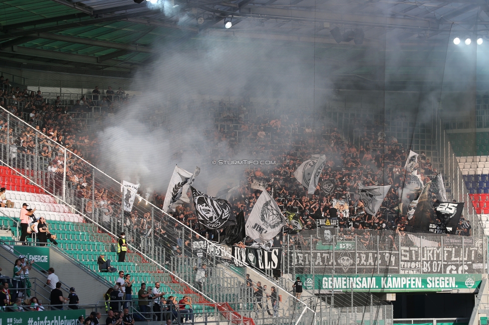 Rapid Wien - Sturm Graz
Oesterreichische Fussball Bundesliga, 9. Runde, SK Rapid Wien - SK Sturm Graz, Weststadion Wien, 26.09.2021. 

Foto zeigt Fans von Sturm
Schlüsselwörter: pyrotechnik