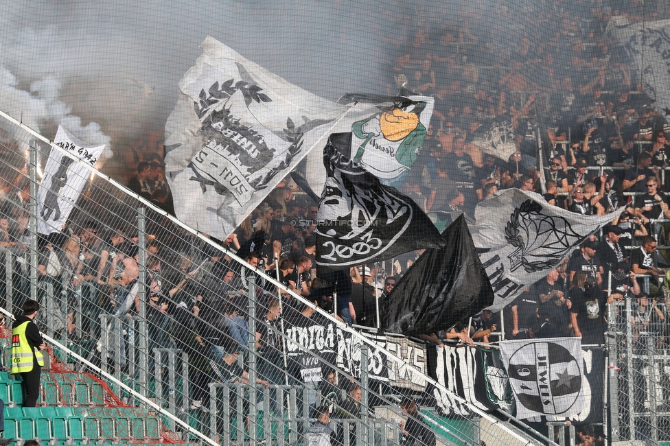 Rapid Wien - Sturm Graz
Oesterreichische Fussball Bundesliga, 9. Runde, SK Rapid Wien - SK Sturm Graz, Weststadion Wien, 26.09.2021. 

Foto zeigt Fans von Sturm
Schlüsselwörter: pyrotechnik