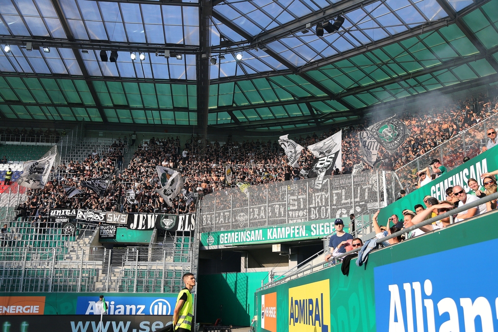 Rapid Wien - Sturm Graz
Oesterreichische Fussball Bundesliga, 9. Runde, SK Rapid Wien - SK Sturm Graz, Weststadion Wien, 26.09.2021. 

Foto zeigt Fans von Sturm
