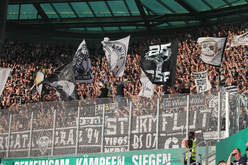 Rapid Wien - Sturm Graz
Oesterreichische Fussball Bundesliga, 9. Runde, SK Rapid Wien - SK Sturm Graz, Weststadion Wien, 26.09.2021. 

Foto zeigt Fans von Sturm
Schlüsselwörter: pyrotechnik