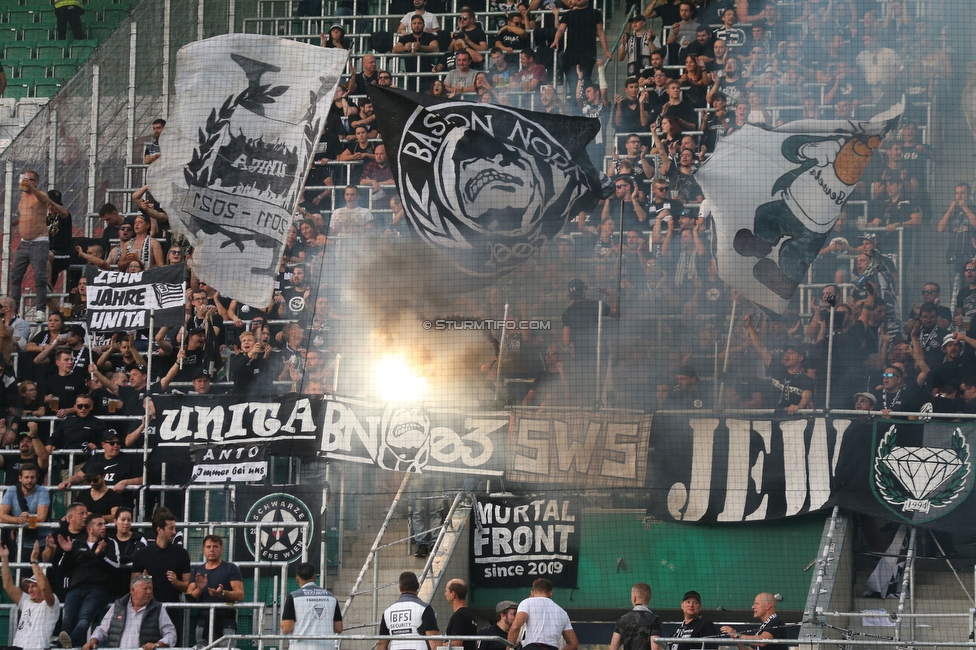 Rapid Wien - Sturm Graz
Oesterreichische Fussball Bundesliga, 9. Runde, SK Rapid Wien - SK Sturm Graz, Weststadion Wien, 26.09.2021. 

Foto zeigt Fans von Sturm
Schlüsselwörter: pyrotechnik