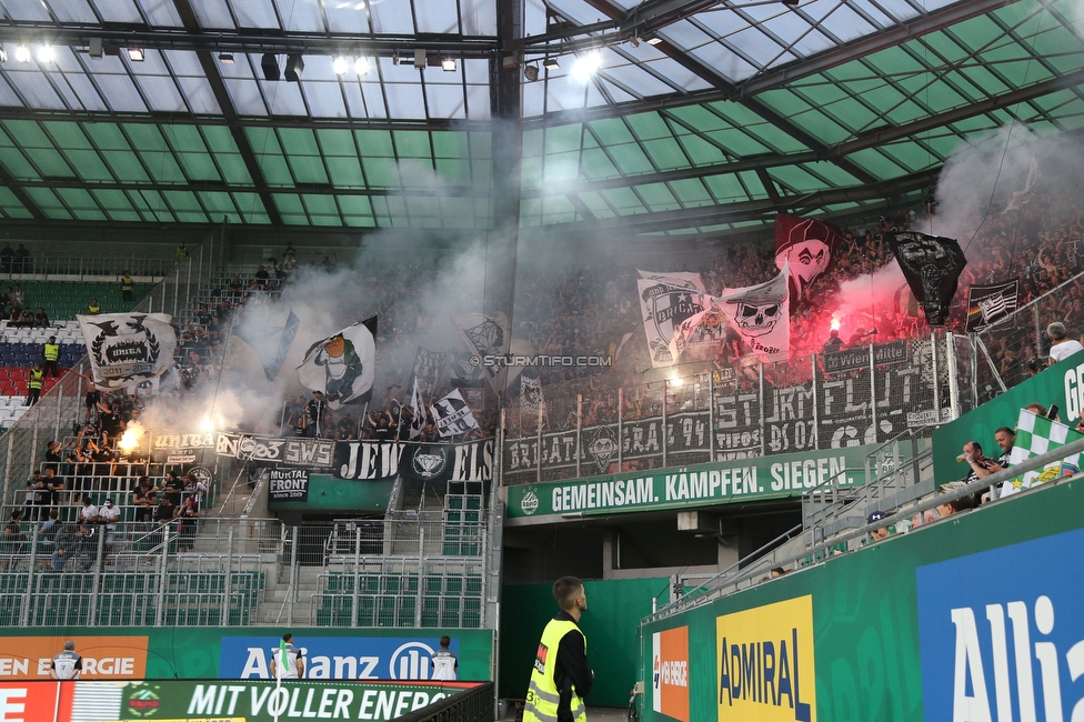 Rapid Wien - Sturm Graz
Oesterreichische Fussball Bundesliga, 9. Runde, SK Rapid Wien - SK Sturm Graz, Weststadion Wien, 26.09.2021. 

Foto zeigt Fans von Sturm
Schlüsselwörter: pyrotechnik