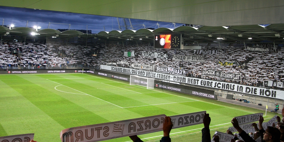 Sturm Graz - Eindhoven
UEFA Europa League Gruppenphase 2. Spieltag, SK Sturm Graz - PSV Eindhoven, Stadion Liebenau, Graz, 30.09.2021. 

Foto zeigt Fans von Sturm mit einer Choreografie
