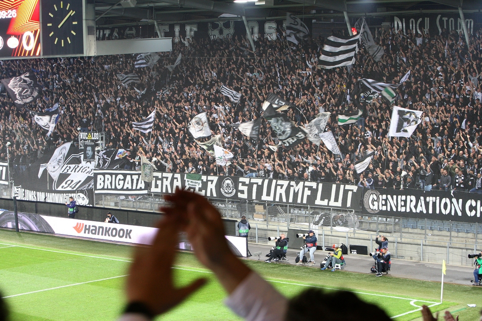 Sturm Graz - Eindhoven
UEFA Europa League Gruppenphase 2. Spieltag, SK Sturm Graz - PSV Eindhoven, Stadion Liebenau, Graz, 30.09.2021. 

Foto zeigt Fans von Sturm
