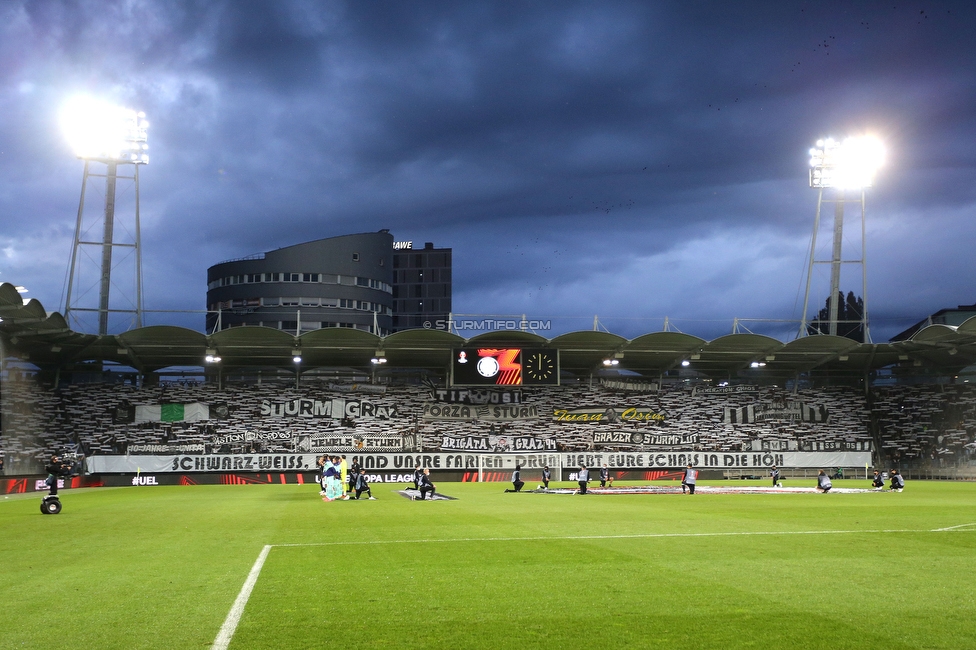 Sturm Graz - Eindhoven
UEFA Europa League Gruppenphase 2. Spieltag, SK Sturm Graz - PSV Eindhoven, Stadion Liebenau, Graz, 30.09.2021. 

Foto zeigt Fans von Sturm mit einer Choreografie
