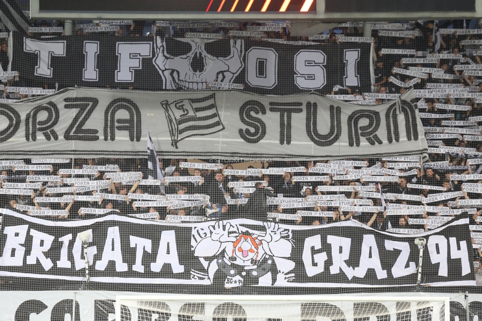 Sturm Graz - Eindhoven
UEFA Europa League Gruppenphase 2. Spieltag, SK Sturm Graz - PSV Eindhoven, Stadion Liebenau, Graz, 30.09.2021. 

Foto zeigt Fans von Sturm mit einer Choreografie
