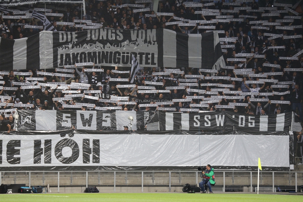 Sturm Graz - Eindhoven
UEFA Europa League Gruppenphase 2. Spieltag, SK Sturm Graz - PSV Eindhoven, Stadion Liebenau, Graz, 30.09.2021. 

Foto zeigt Fans von Sturm mit einer Choreografie
