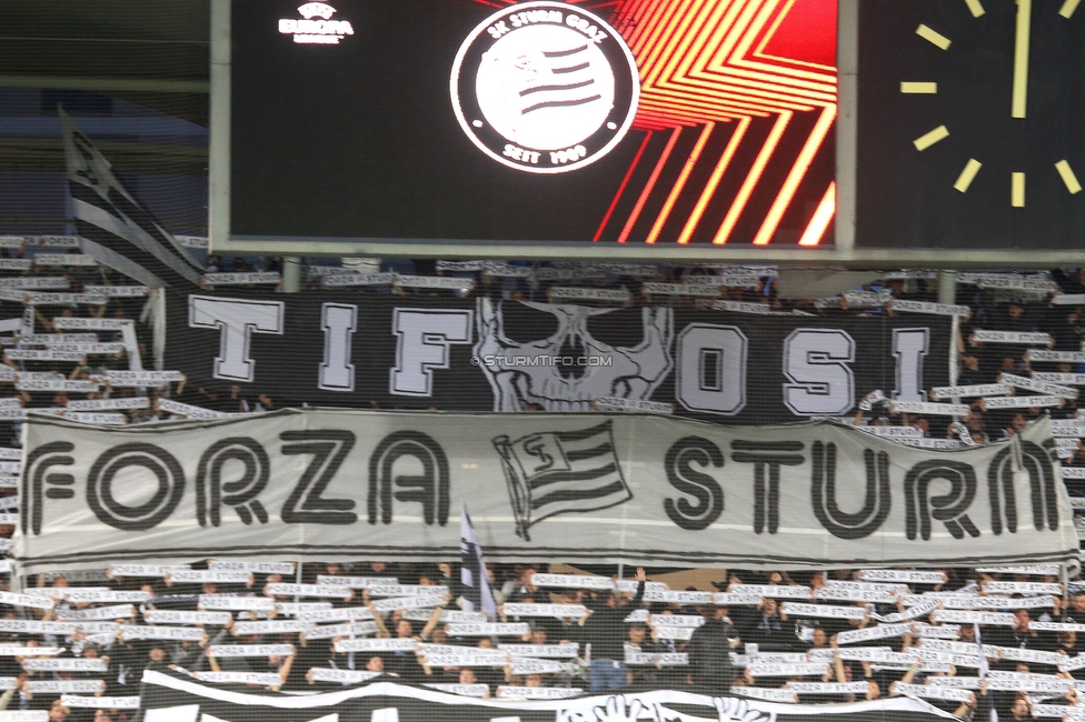 Sturm Graz - Eindhoven
UEFA Europa League Gruppenphase 2. Spieltag, SK Sturm Graz - PSV Eindhoven, Stadion Liebenau, Graz, 30.09.2021. 

Foto zeigt Fans von Sturm mit einer Choreografie
