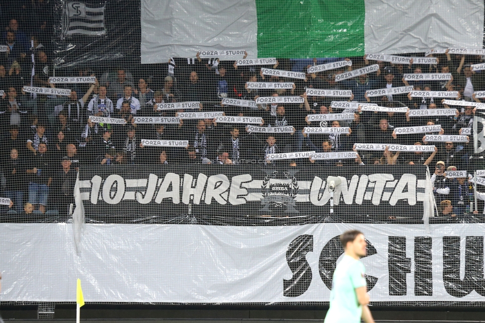 Sturm Graz - Eindhoven
UEFA Europa League Gruppenphase 2. Spieltag, SK Sturm Graz - PSV Eindhoven, Stadion Liebenau, Graz, 30.09.2021. 

Foto zeigt Fans von Sturm mit einer Choreografie
