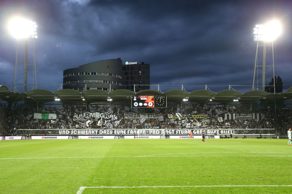 Sturm Graz - Eindhoven
UEFA Europa League Gruppenphase 2. Spieltag, SK Sturm Graz - PSV Eindhoven, Stadion Liebenau, Graz, 30.09.2021. 

Foto zeigt Fans von Sturm mit einer Choreografie
