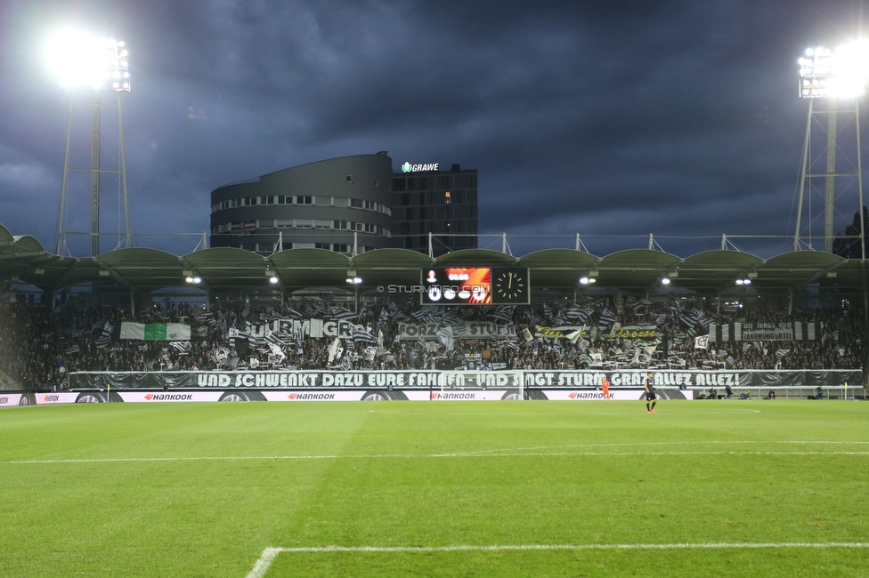 Sturm Graz - Eindhoven
UEFA Europa League Gruppenphase 2. Spieltag, SK Sturm Graz - PSV Eindhoven, Stadion Liebenau, Graz, 30.09.2021. 

Foto zeigt Fans von Sturm mit einer Choreografie
