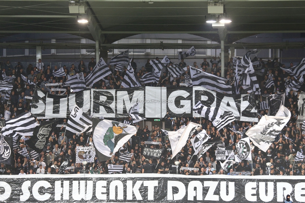 Sturm Graz - Eindhoven
UEFA Europa League Gruppenphase 2. Spieltag, SK Sturm Graz - PSV Eindhoven, Stadion Liebenau, Graz, 30.09.2021. 

Foto zeigt Fans von Sturm mit einer Choreografie
