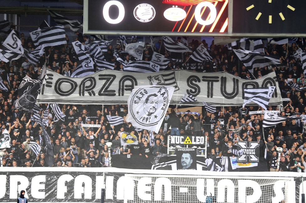 Sturm Graz - Eindhoven
UEFA Europa League Gruppenphase 2. Spieltag, SK Sturm Graz - PSV Eindhoven, Stadion Liebenau, Graz, 30.09.2021. 

Foto zeigt Fans von Sturm mit einer Choreografie
